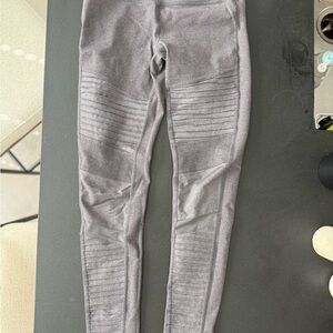 ALO Yoga Textured Gray Leggings